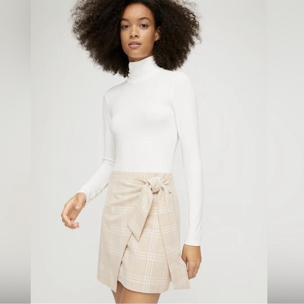 Aritzia Wilfred Tan adoring Front Wrap Plaid Skirt size 2
